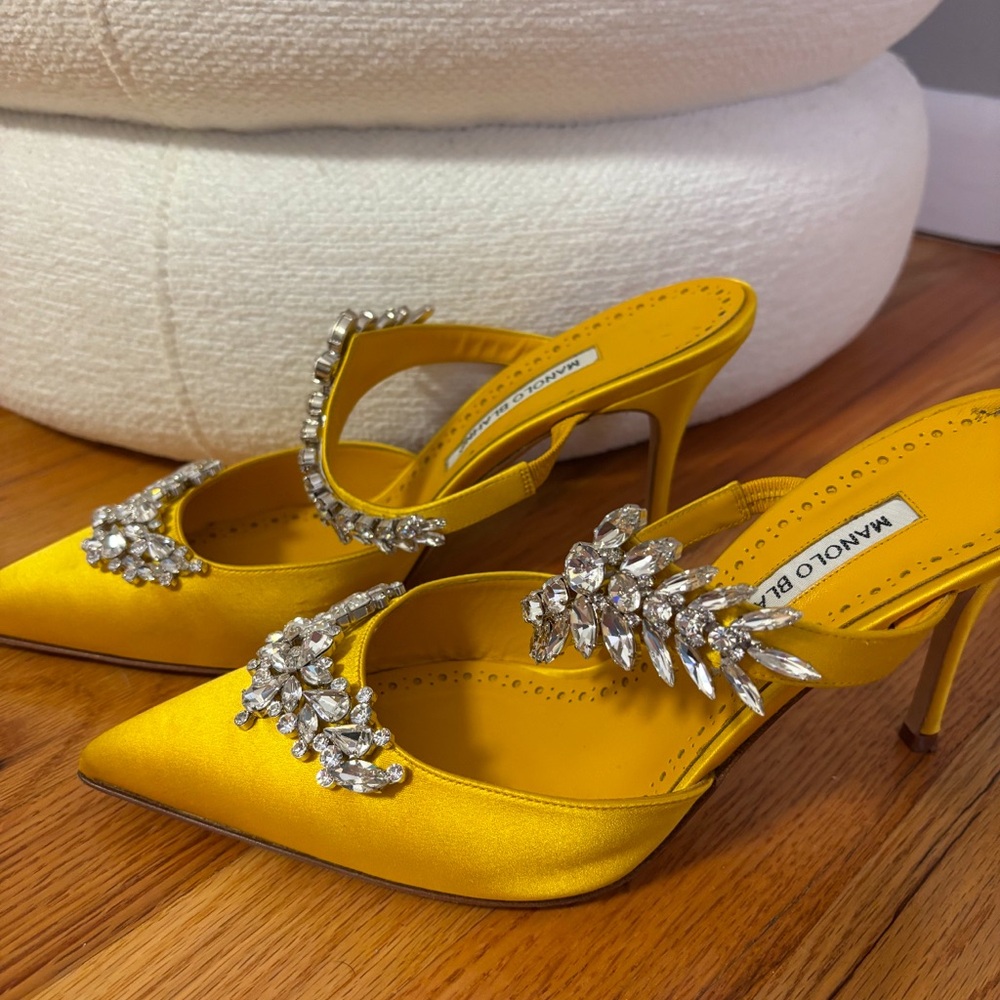 MANOLO BLAHNIK heels size 40,5